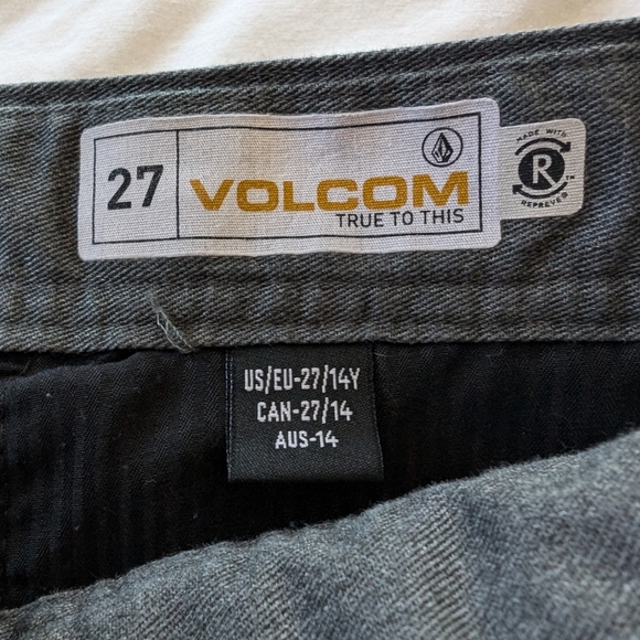 Boys Volcom Gray Shorts - Size 27 - Picture 5 of 5